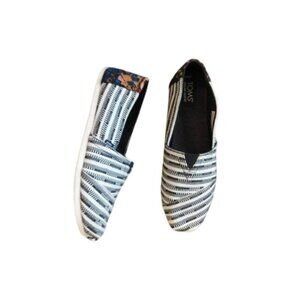 Toms Size 11 Boho Print Flat Slip on Shoes  *Runs Small like 10.5